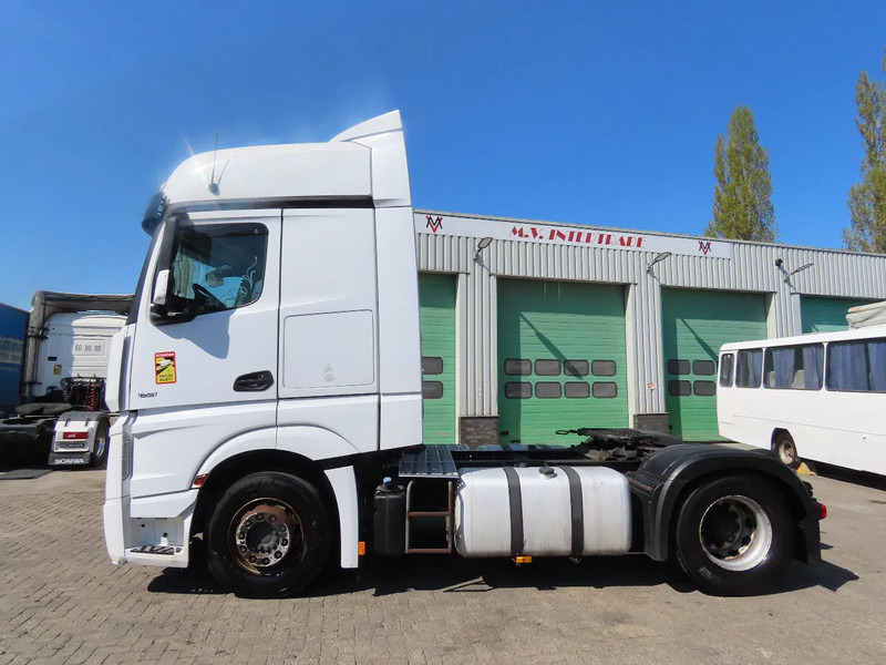 Mercedes-Benz Actros 1851 RETARDER, EVV, 831300 km original! RETARDER, 2 tanks - Tractor unit: picture 5 Mercedes-Benz Actros 1851 RETARDER, EVV, 831300 km original! RETARDER, 2 tanks - Tractor unit: picture 5