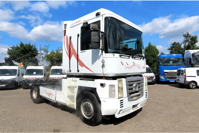 Renault Magnum 440 Mack! Manual gearbox. Royal truck - Tractor unit: picture 1 Renault Magnum 440 Mack! Manual gearbox. Royal truck - Tractor unit: picture 1