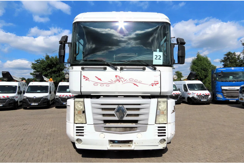 Renault Magnum 440 Mack! Manual gearbox. Royal truck - Tractor unit: picture 2 Renault Magnum 440 Mack! Manual gearbox. Royal truck - Tractor unit: picture 2