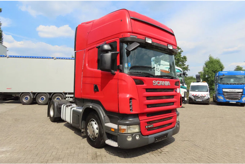Scania R440 2 tanks Frigo, 95% tires, 927381km, good chassis - Tractor unit: picture 1 Scania R440 2 tanks Frigo, 95% tires, 927381km, good chassis - Tractor unit: picture 1