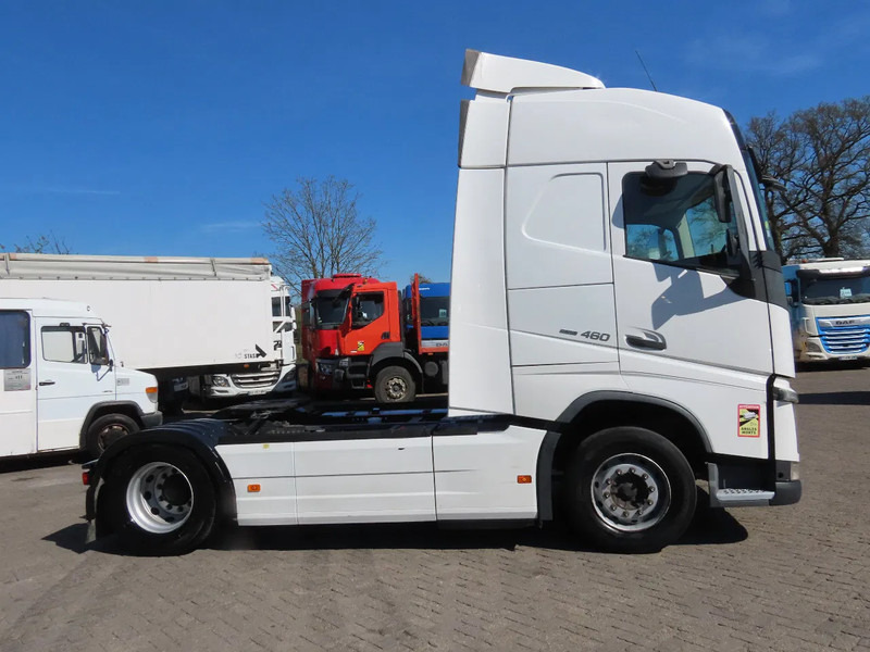 Volvo FH 460 YV2RTY0A3JB867622. FRIGO, 2X FUEL TANK, frigo, EURO6 - Tractor unit: picture 4 Volvo FH 460 YV2RTY0A3JB867622. FRIGO, 2X FUEL TANK, frigo, EURO6 - Tractor unit: picture 4