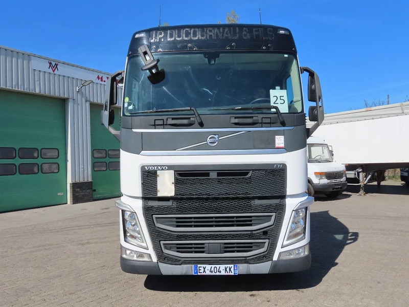 Volvo FH 460 YV2RTY0A3JB867622, FRIGO, 2X FUEL TANK, frigo, EURO6 - Tractor unit: picture 3 Volvo FH 460 YV2RTY0A3JB867622, FRIGO, 2X FUEL TANK, frigo, EURO6 - Tractor unit: picture 3