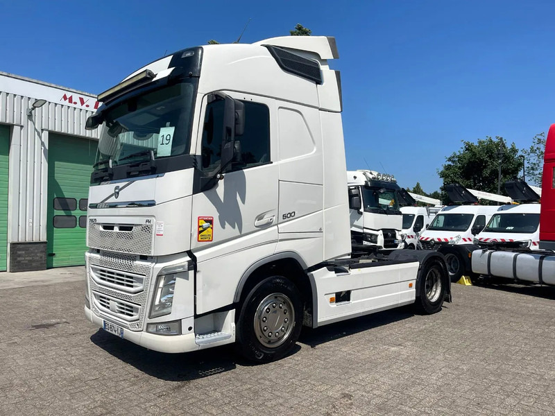 Volvo FH 500 YV2RT40A3JB850702 RETARDER, 2X FUEL TANK, PARKING AIRCO, FRIGO - Tractor unit: picture 1 Volvo FH 500 YV2RT40A3JB850702 RETARDER, 2X FUEL TANK, PARKING AIRCO, FRIGO - Tractor unit: picture 1