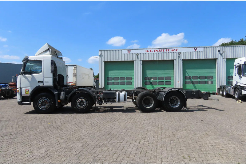 Volvo FM 12.380 8x4 FULL SPRING. 100% condition! - Cab chassis truck: picture 2 Volvo FM 12.380 8x4 FULL SPRING. 100% condition! - Cab chassis truck: picture 2