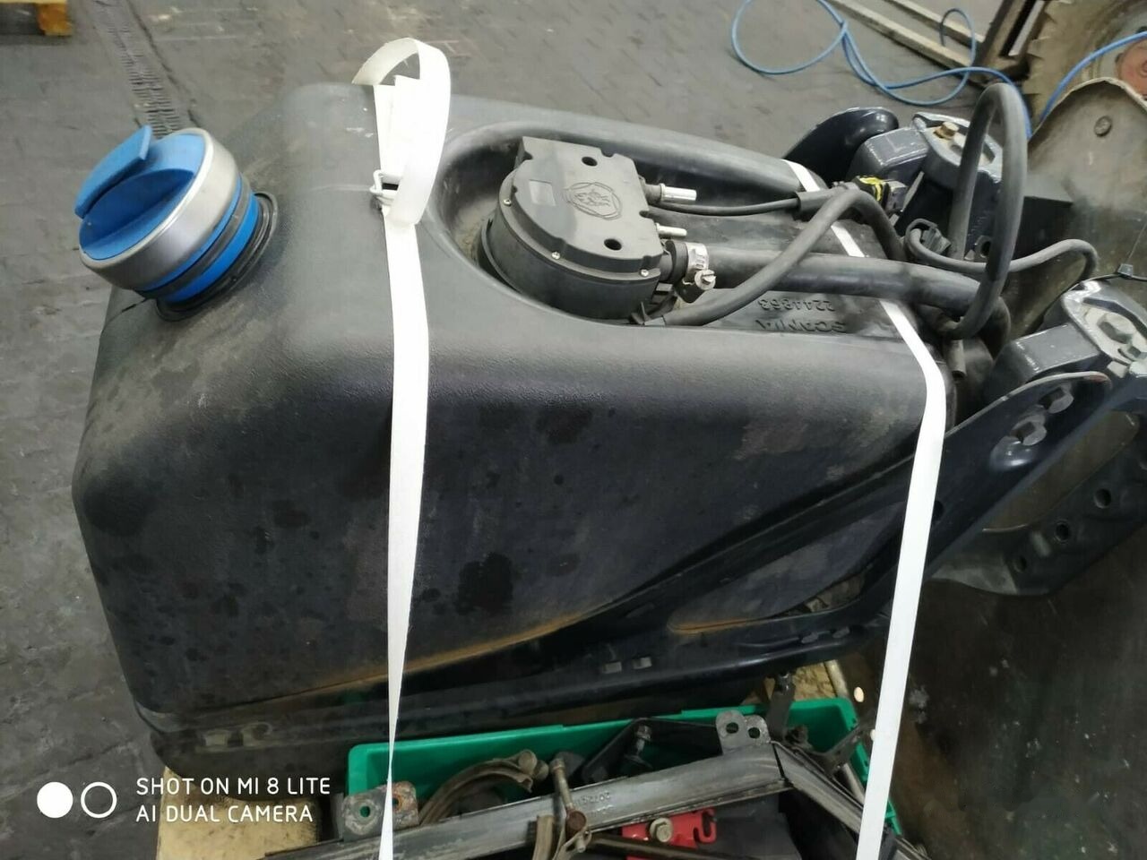Scania 2244863 2140809 - AdBlue tank for Truck: picture 2 Scania 2244863 2140809 - AdBlue tank for Truck: picture 2