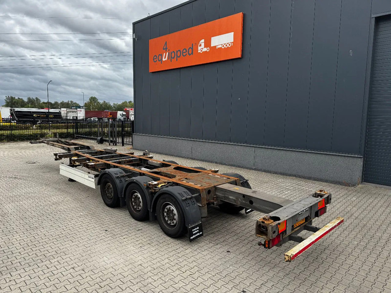 Schmitz Cargobull 45FT HC, Scheibebremsen, vorne + hinten + Stoßstange ausziehbar, NL-Chassis, Liftachse - Container transporter/ Swap body semi-trailer: picture 4 Schmitz Cargobull 45FT HC, Scheibebremsen, vorne + hinten + Stoßstange ausziehbar, NL-Chassis, Liftachse - Container transporter/ Swap body semi-trailer: picture 4