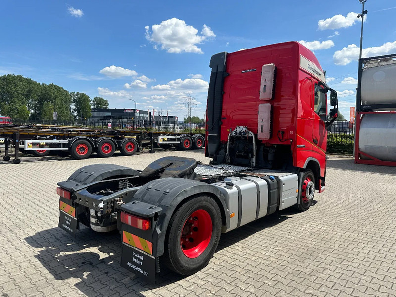 Volvo FH 13.420 Globetrotter, ADR (EX/II, EX/III, FL, AT, OX), EURO-6, 526.122km - Tractor unit: picture 4 Volvo FH 13.420 Globetrotter, ADR (EX/II, EX/III, FL, AT, OX), EURO-6, 526.122km - Tractor unit: picture 4