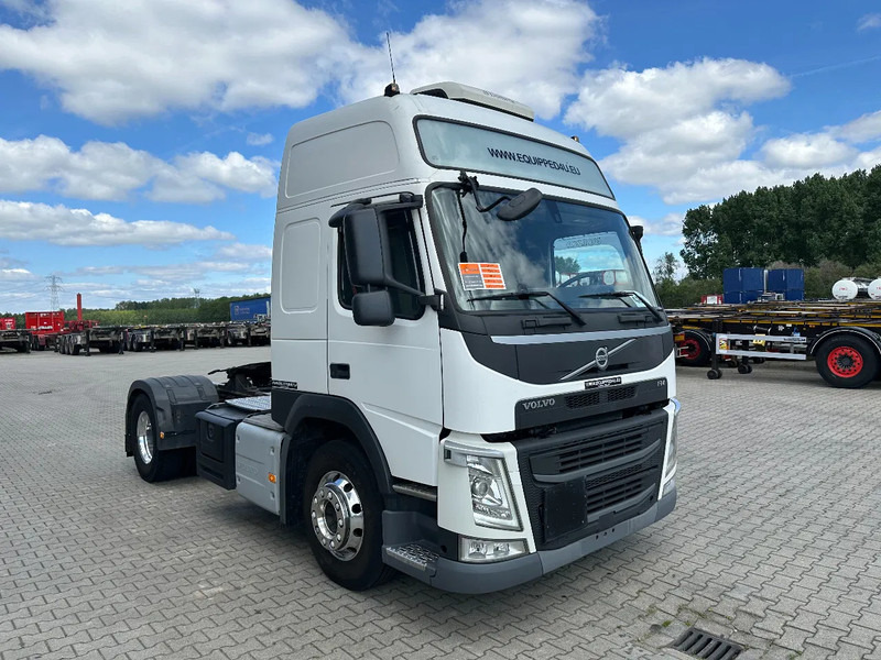 Volvo FM 11 420 Globetrotter, Night-Airco, ADR (FL, OX, AT), ALCOA, 75% tyres - Tractor unit: picture 5 Volvo FM 11 420 Globetrotter, Night-Airco, ADR (FL, OX, AT), ALCOA, 75% tyres - Tractor unit: picture 5