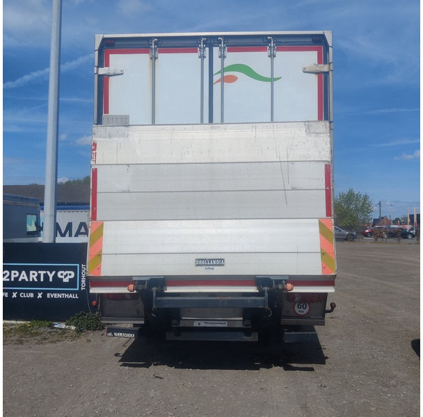Renault Midlum-With-Hanging-Work-In-The-Fridge - Refrigerator truck: picture 5 Renault Midlum-With-Hanging-Work-In-The-Fridge - Refrigerator truck: picture 5