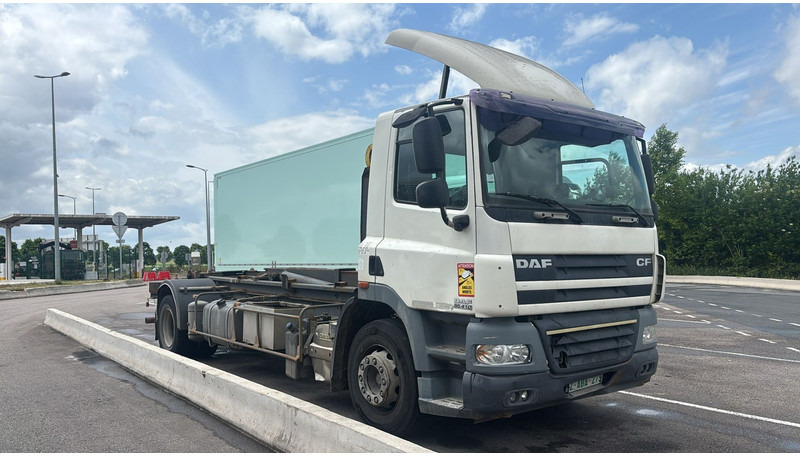 DAF CF 85.410 - 19T HOOKLIFT / ABROLLKIPPER / GANCHO - MANUAL ZF - A/C - GOOD CONDITION - Hook lift truck: picture 1 DAF CF 85.410 - 19T HOOKLIFT / ABROLLKIPPER / GANCHO - MANUAL ZF - A/C - GOOD CONDITION - Hook lift truck: picture 1