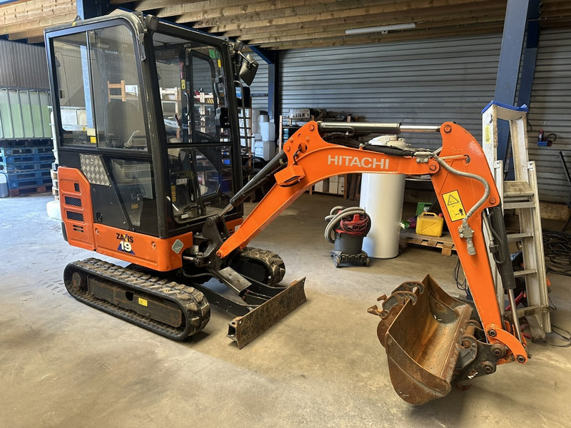 Hitachi ZAXIS ZX19-6 CR 1.9T - 1349H - CABINE - ADJUSTABLE TRACKS - EXTRA HYDR - QUICK HITCH - BE MACHINE - Mini excavator: picture 1 Hitachi ZAXIS ZX19-6 CR 1.9T - 1349H - CABINE - ADJUSTABLE TRACKS - EXTRA HYDR - QUICK HITCH - BE MACHINE - Mini excavator: picture 1