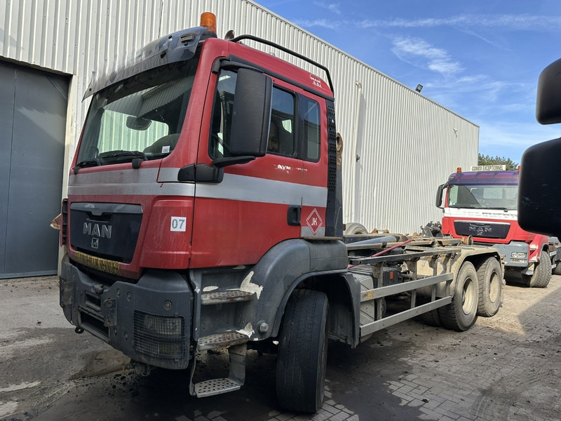 MAN TGA 26.400 6x4 AJK 20T - 5430mm - MANUAL GEARBOX - STEEL SPRING / BLATT - BIG AXLES / AP ACHSEN - Hook lift truck: picture 3 MAN TGA 26.400 6x4 AJK 20T - 5430mm - MANUAL GEARBOX - STEEL SPRING / BLATT - BIG AXLES / AP ACHSEN - Hook lift truck: picture 3