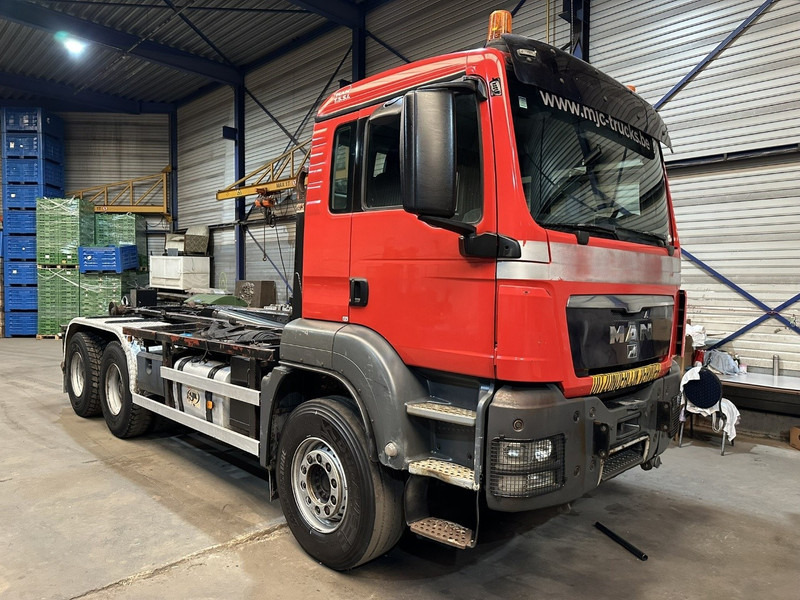 MAN TGA 26.400 6x4 AJK 20T - 5430mm - MANUAL GEARBOX - STEEL SPRING / BLATT - BIG AXLES / AP ACHSEN - Hook lift truck: picture 1 MAN TGA 26.400 6x4 AJK 20T - 5430mm - MANUAL GEARBOX - STEEL SPRING / BLATT - BIG AXLES / AP ACHSEN - Hook lift truck: picture 1