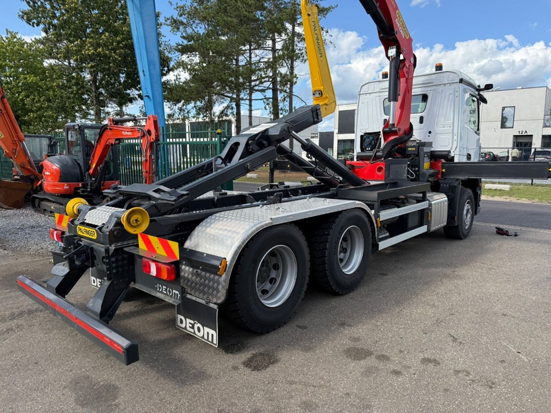 Mercedes-Benz ACTROS 2843 6x4 HOOKLIFT + PALFINGER PK 24.001 SLD5 D (5x) - *1520km!!!!* - BE TRUCK - NEW....NEW...NEW!!! - Hook lift truck, Crane truck: picture 4 Mercedes-Benz ACTROS 2843 6x4 HOOKLIFT + PALFINGER PK 24.001 SLD5 D (5x) - *1520km!!!!* - BE TRUCK - NEW....NEW...NEW!!! - Hook lift truck, Crane truck: picture 4