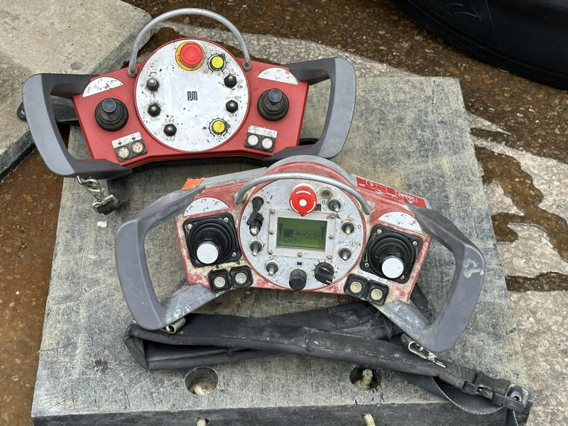 Concrete mixer truck Mercedes-Benz ACTROS 3241 8x4 PUMI PM M 21-3 (21m) Putzmeister - *238.000km* / 1586H - EPS - BLADVERING / NAAFREDUCTIE: picture 10