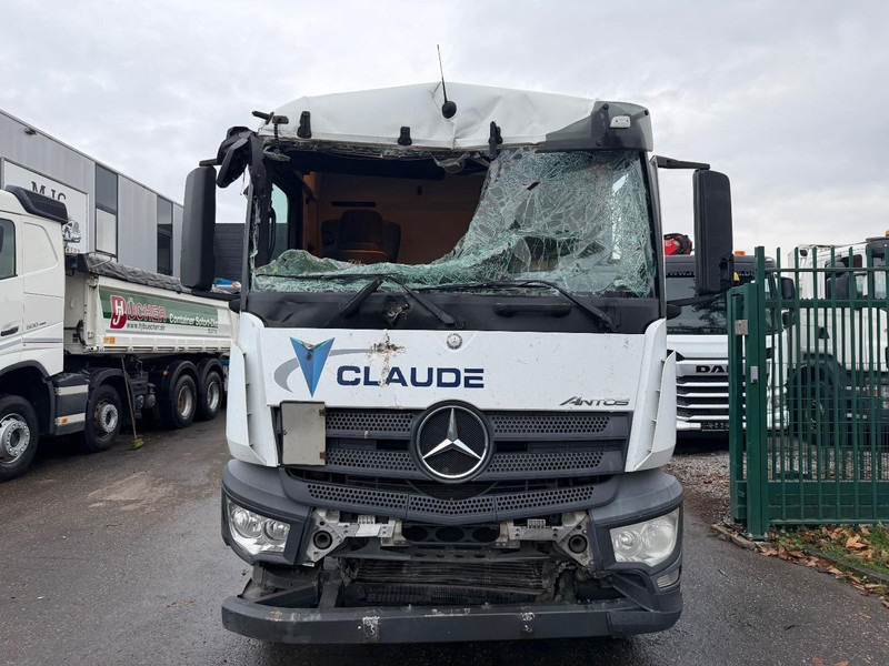 Mercedes-Benz ANTOS 1830 - 4x2 (8m90) CHASSIS CABINE - 19T - A/C - TAILLIFT - *440.000km* - EURO 6 - ENGINE + GEARBOX + CHASSIS = OK - Cab chassis truck: picture 2 Mercedes-Benz ANTOS 1830 - 4x2 (8m90) CHASSIS CABINE - 19T - A/C - TAILLIFT - *440.000km* - EURO 6 - ENGINE + GEARBOX + CHASSIS = OK - Cab chassis truck: picture 2