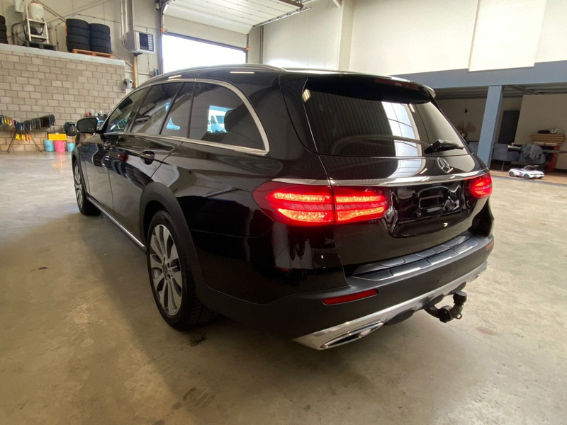 Mercedes-Benz E220d ALL-TERRAIN - 4 MATIC 4x4 - automatic - alcantara - 20 - Car: picture 4 Mercedes-Benz E220d ALL-TERRAIN - 4 MATIC 4x4 - automatic - alcantara - 20 - Car: picture 4