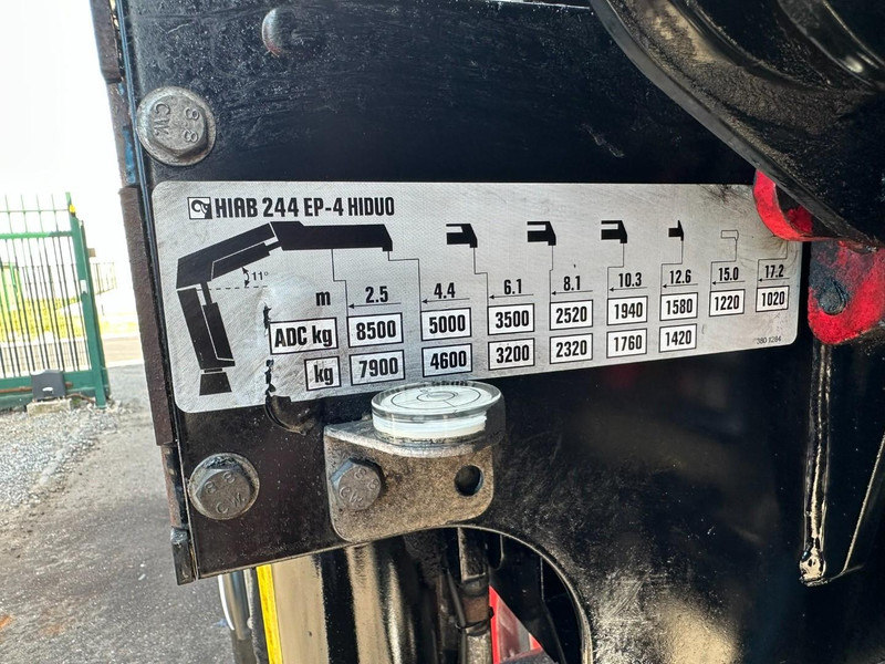 Crane truck Scania P410 8x4 TRIDEM + CRANE HIAB 244 EP-4 HIDUO - RETARDER - LIFT + STEERING AXLE - *327.000km* - RADIO: picture 12 Crane truck Scania P410 8x4 TRIDEM + CRANE HIAB 244 EP-4 HIDUO - RETARDER - LIFT + STEERING AXLE - *327.000km* - RADIO: picture 12