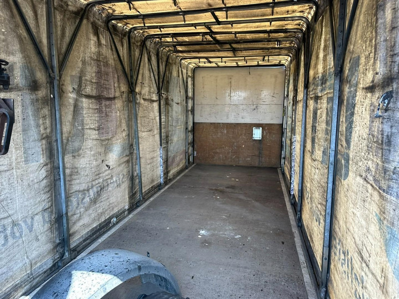 Crane truck Scania P410 8x4 TRIDEM + CRANE HIAB 244 EP-4 HIDUO - RETARDER - LIFT + STEERING AXLE - *327.000km* - RADIO: picture 13 Crane truck Scania P410 8x4 TRIDEM + CRANE HIAB 244 EP-4 HIDUO - RETARDER - LIFT + STEERING AXLE - *327.000km* - RADIO: picture 13