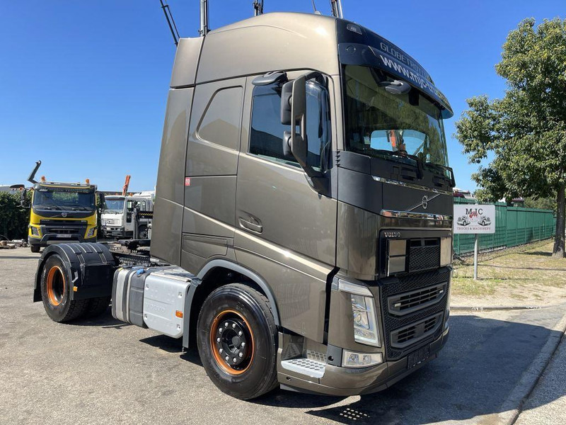 Volvo FH 460 LNG GAS ADR - ACC + Dynamic Steering - I-park Cool - Lane Keeping Support - collision warning - leather - ... BE Truck - Tractor unit: picture 1 Volvo FH 460 LNG GAS ADR - ACC + Dynamic Steering - I-park Cool - Lane Keeping Support - collision warning - leather - ... BE Truck - Tractor unit: picture 1