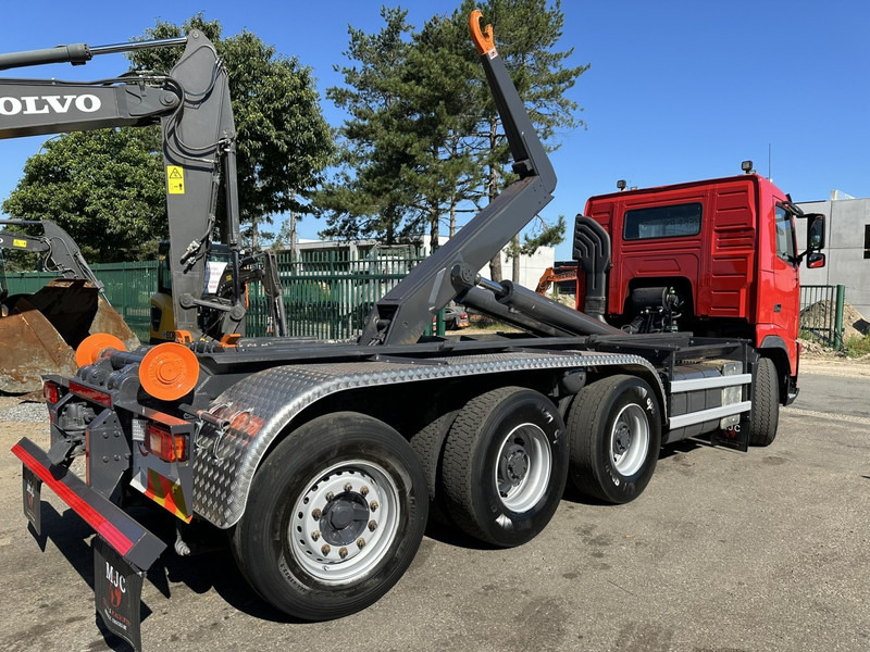 Volvo FH 420 TRIDEM 8x4 25T AJK HAAKSYSTEEM - NAAFREDUCTIE - LIFT + STUUR-AS - LUCHTVERING - I-SHIFT - BELG - Hook lift truck: picture 4 Volvo FH 420 TRIDEM 8x4 25T AJK HAAKSYSTEEM - NAAFREDUCTIE - LIFT + STUUR-AS - LUCHTVERING - I-SHIFT - BELG - Hook lift truck: picture 4