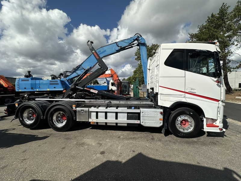 Volvo FH 540 6x4 6X4 HIAB MULTILIFT - WB 460 - LIFT AXLE - 431.000KM - DYNAMIC STEERING - FRIGO - CAMERA - Hook lift truck: picture 5 Volvo FH 540 6x4 6X4 HIAB MULTILIFT - WB 460 - LIFT AXLE - 431.000KM - DYNAMIC STEERING - FRIGO - CAMERA - Hook lift truck: picture 5