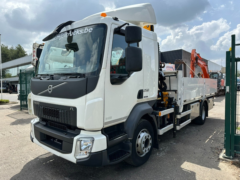 Volvo FL 250 4x2 16T + CRANE EFFER 80/2S - RADIO - *279.000km* - PLATFORM 4m50 - EURO 6 - AIR SUSPENSION - Crane truck: picture 3 Volvo FL 250 4x2 16T + CRANE EFFER 80/2S - RADIO - *279.000km* - PLATFORM 4m50 - EURO 6 - AIR SUSPENSION - Crane truck: picture 3