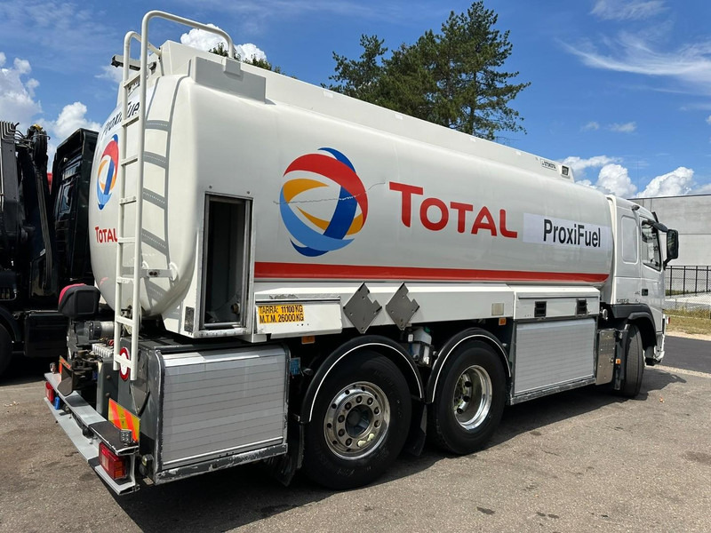 Volvo FM 450 6x2 19.000L - 5 COMP. FUEL TANKER / CITERNE - LIFT + STEERING AXLE - EURO 5 - - Tank truck: picture 4 Volvo FM 450 6x2 19.000L - 5 COMP. FUEL TANKER / CITERNE - LIFT + STEERING AXLE - EURO 5 - - Tank truck: picture 4