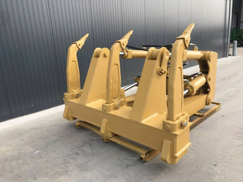 Cat D7R - Attachment for Construction machinery: picture 3 Cat D7R - Attachment for Construction machinery: picture 3