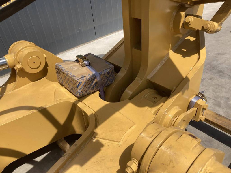 Cat D8N - Attachment for Construction machinery: picture 3 Cat D8N - Attachment for Construction machinery: picture 3