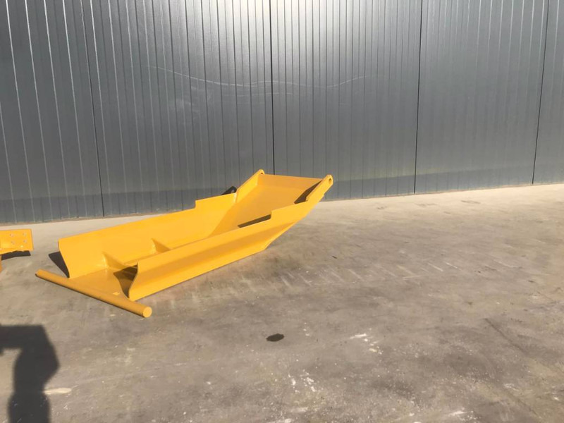 Cat Transmission Protection 12H / 12K / 140H / 140K / - Attachment for Construction machinery: picture 1 Cat Transmission Protection 12H / 12K / 140H / 140K / - Attachment for Construction machinery: picture 1