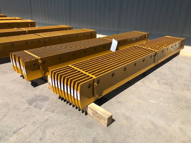 Edge Grader Set - Attachment for Construction machinery: picture 2 Edge Grader Set - Attachment for Construction machinery: picture 2