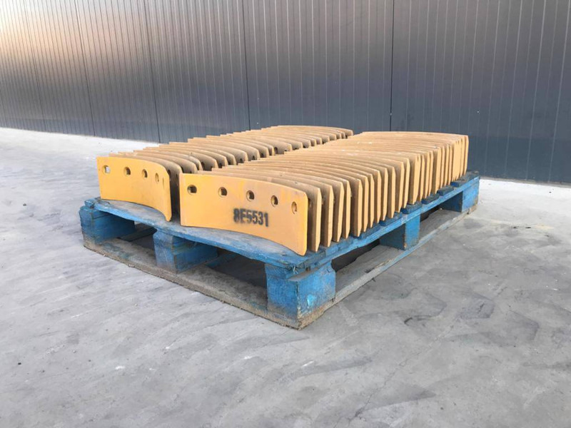 Edge Grader Set - Attachment for Construction machinery: picture 5 Edge Grader Set - Attachment for Construction machinery: picture 5