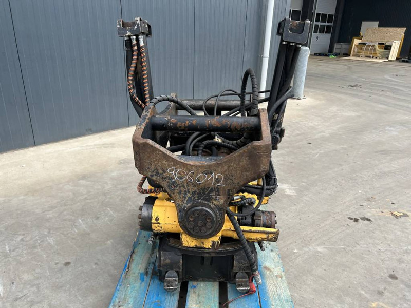 Engcon EC226-S70-70-SS10 - Attachment for Construction machinery: picture 2 Engcon EC226-S70-70-SS10 - Attachment for Construction machinery: picture 2