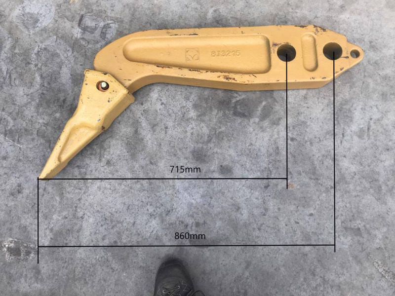 Komatsu D61 Shank - Attachment for Construction machinery: picture 4 Komatsu D61 Shank - Attachment for Construction machinery: picture 4