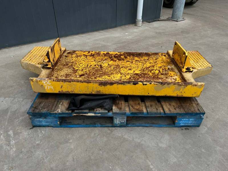 Volvo L110E / L110F / L120E / L120F - Attachment for Construction machinery: picture 2 Volvo L110E / L110F / L120E / L120F - Attachment for Construction machinery: picture 2