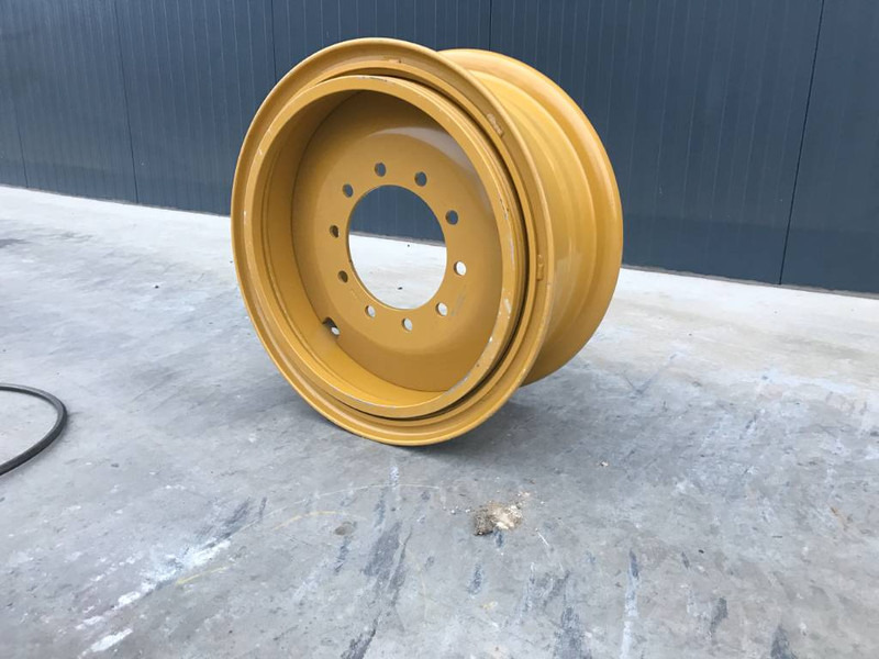 Cat 140H Rims - Wheels and tires for Construction machinery: picture 1 Cat 140H Rims - Wheels and tires for Construction machinery: picture 1
