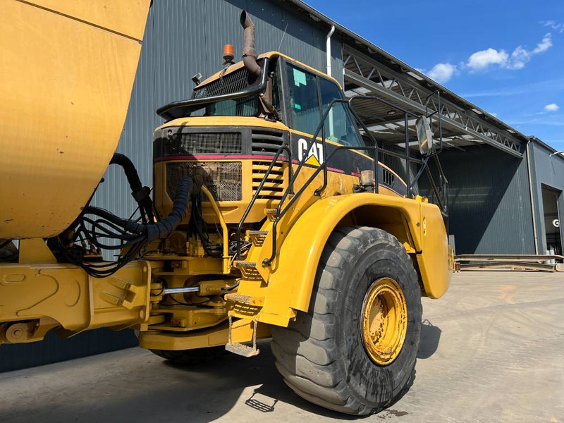 Construction machinery Cat 740 Water Truck: picture 13