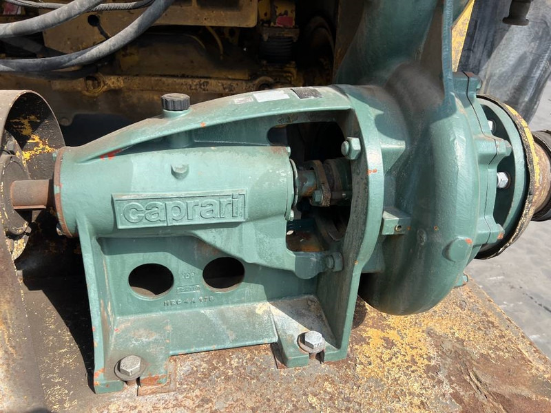 Construction machinery Cat 740 Water Truck: picture 16