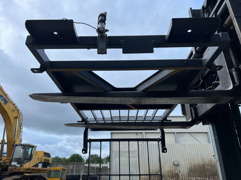 Doosan DX180 / DX225 - Cab and interior for Construction machinery: picture 5 Doosan DX180 / DX225 - Cab and interior for Construction machinery: picture 5