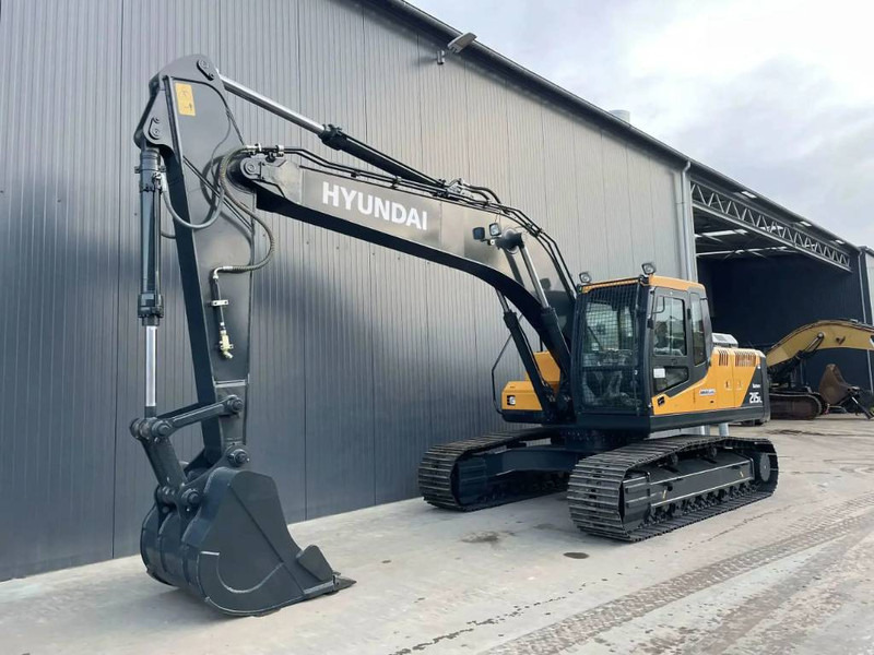 Hyundai R215L - Crawler excavator: picture 1 Hyundai R215L - Crawler excavator: picture 1