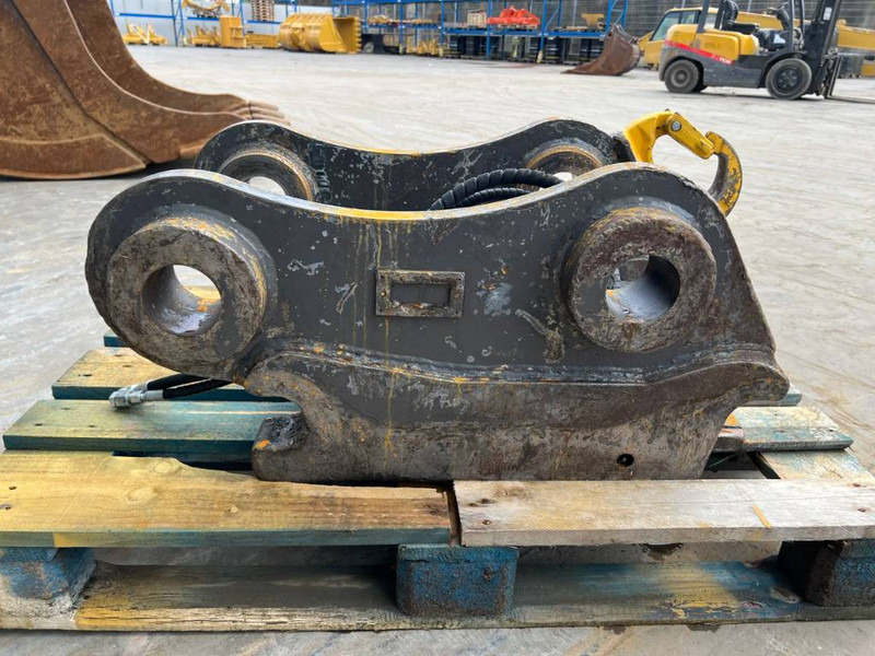 SMP S70 - 323D - Quick coupler for Construction machinery: picture 4 SMP S70 - 323D - Quick coupler for Construction machinery: picture 4