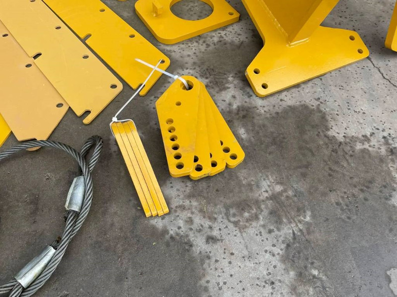 Volvo A25G - Tail lift for Construction machinery: picture 3 Volvo A25G - Tail lift for Construction machinery: picture 3