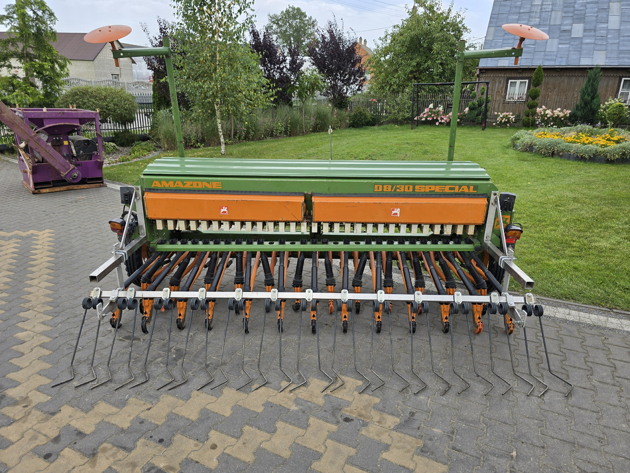 AMAZONE D8/30 SPECIAL - Sowing equipment: picture 2 AMAZONE D8/30 SPECIAL - Sowing equipment: picture 2