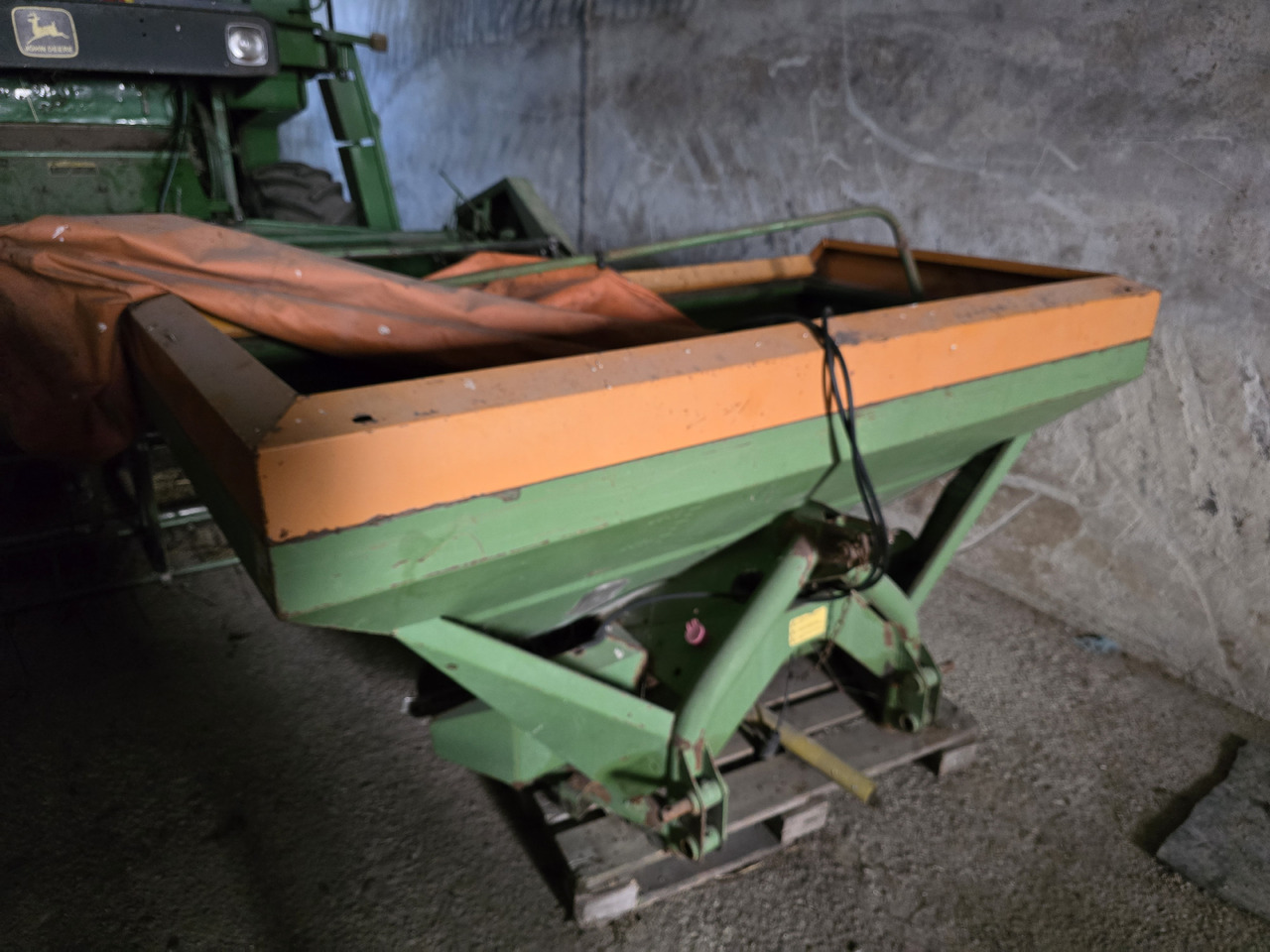AMAZONE ZA-U 1501 - Fertilizer spreader: picture 3 AMAZONE ZA-U 1501 - Fertilizer spreader: picture 3