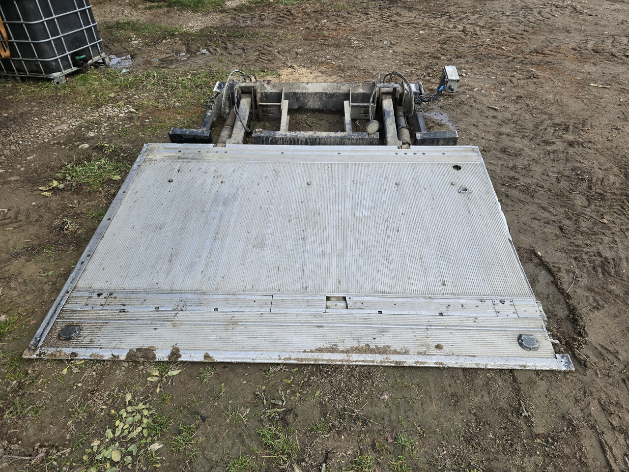 BAR Cargolift BC 1500S4 -B1A/2409--A0- - Tail lift: picture 5 BAR Cargolift BC 1500S4 -B1A/2409--A0- - Tail lift: picture 5