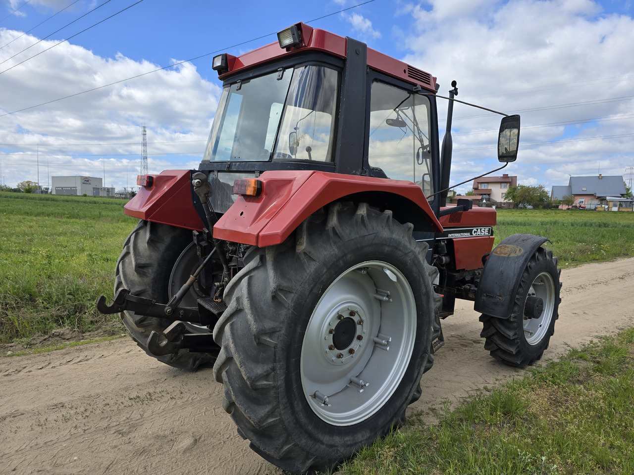 CASE IH 1056 XL - Farm tractor: picture 4 CASE IH 1056 XL - Farm tractor: picture 4