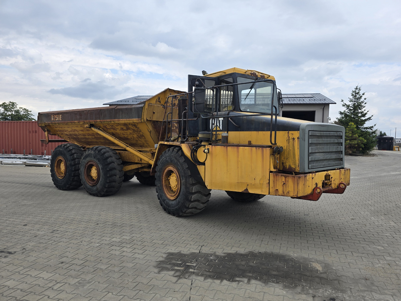 CATERPILLAR D 250 E - Articulated dumper: picture 2 CATERPILLAR D 250 E - Articulated dumper: picture 2
