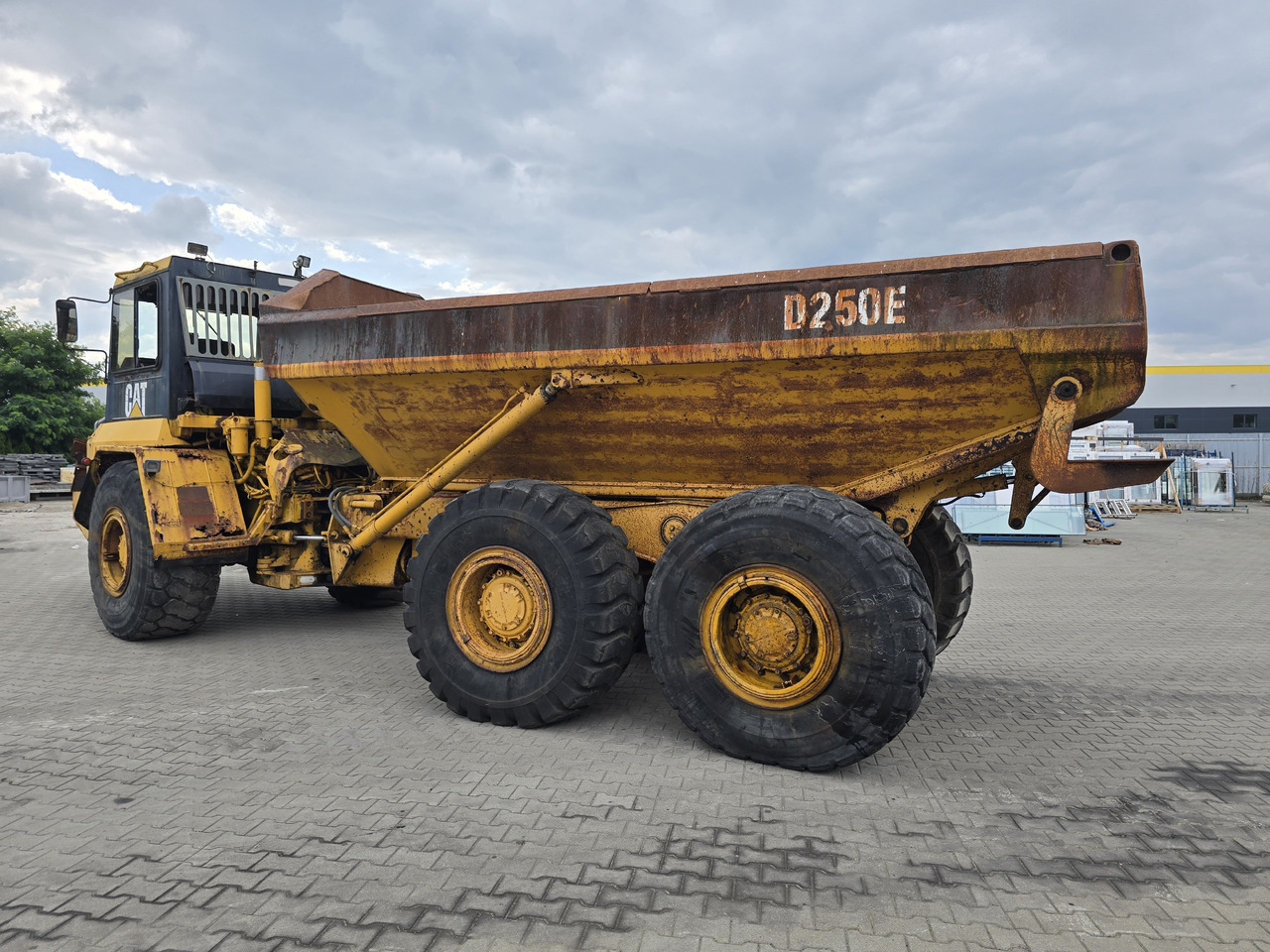 CATERPILLAR D 250 E - Articulated dumper: picture 5 CATERPILLAR D 250 E - Articulated dumper: picture 5