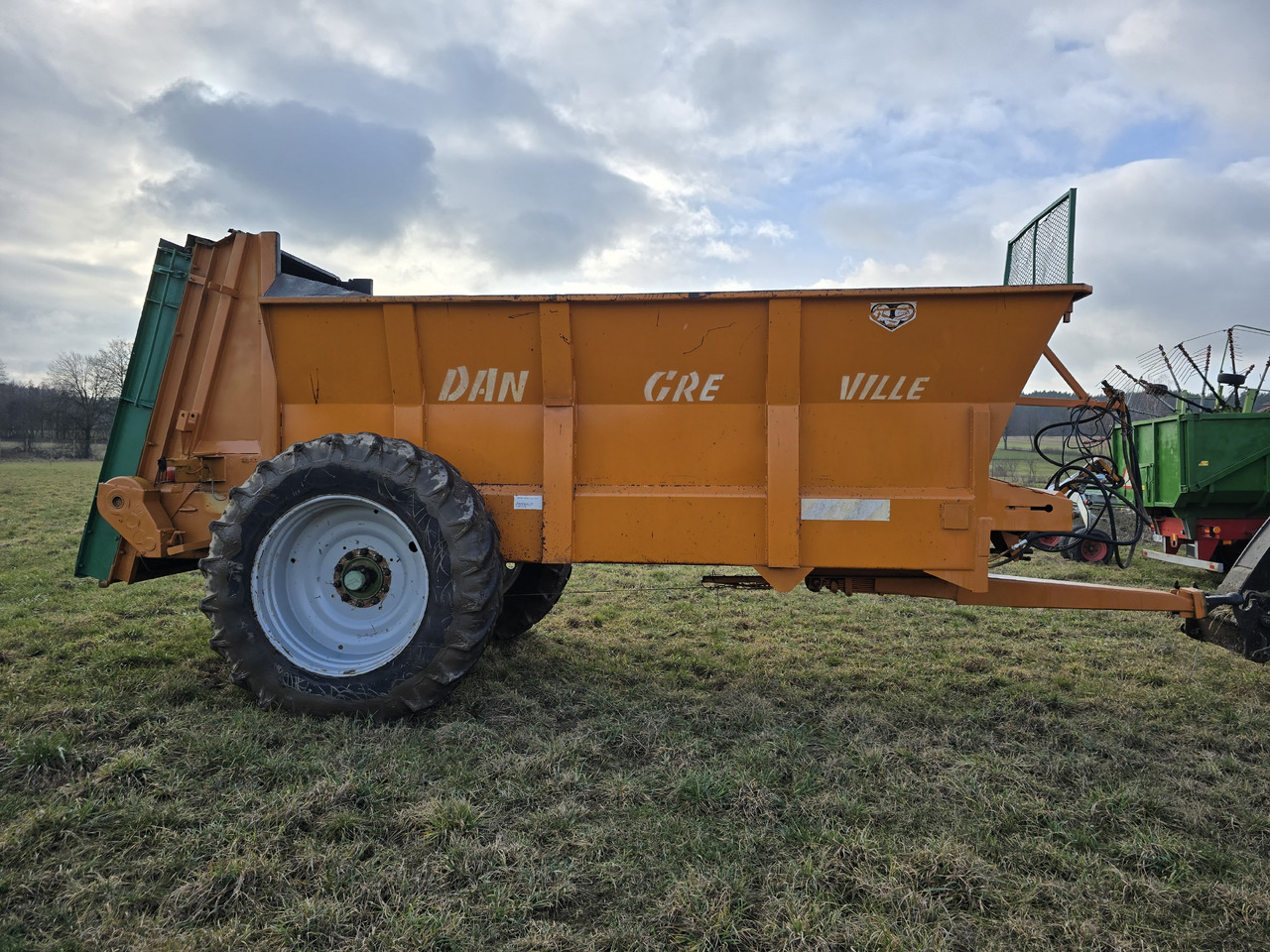 DANGREVILLE 14 - Manure spreader: picture 1 DANGREVILLE 14 - Manure spreader: picture 1